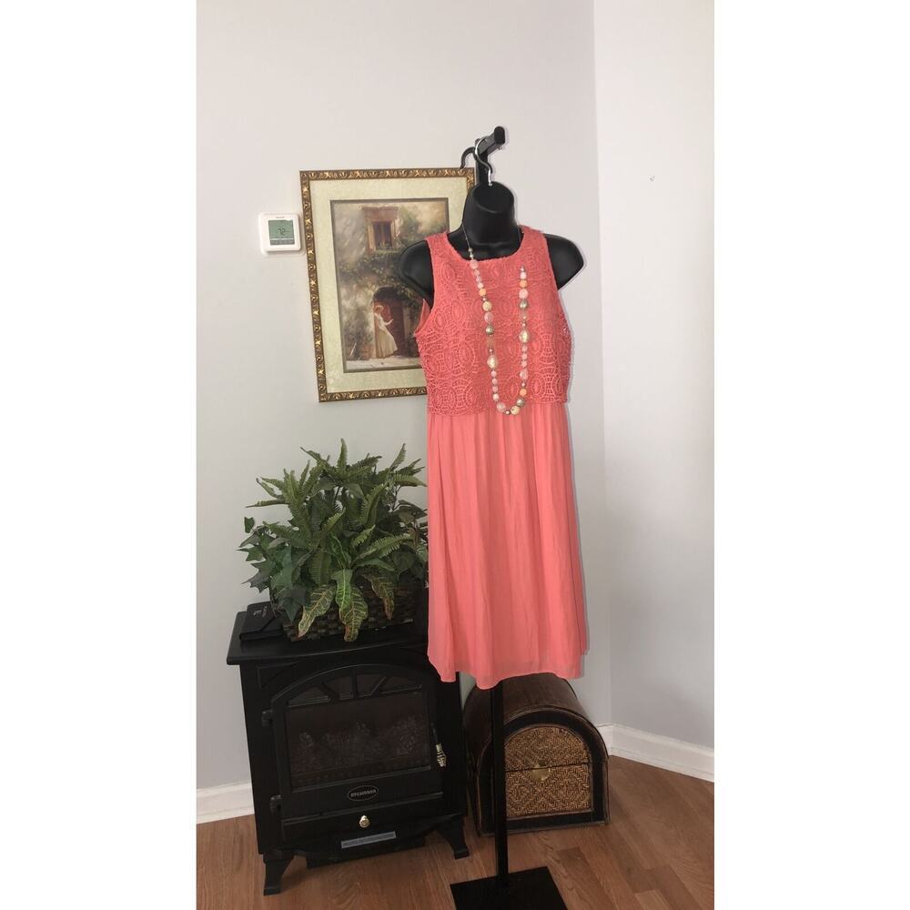 Loft Women's Dress Size 4 Peach Sleeveless Collarless Lace Zipper Back Pleated‎